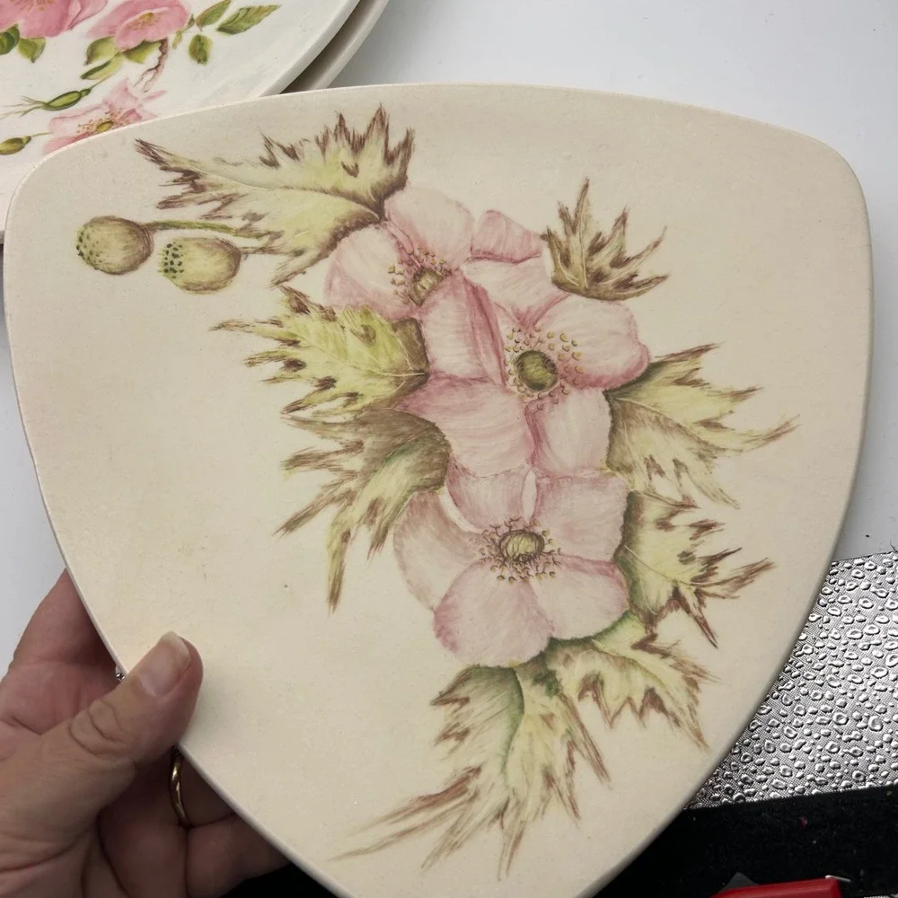 Vintage Holland Mold Triangular Floral Plates Set of 3 Signed Bert Lyerly 1961
